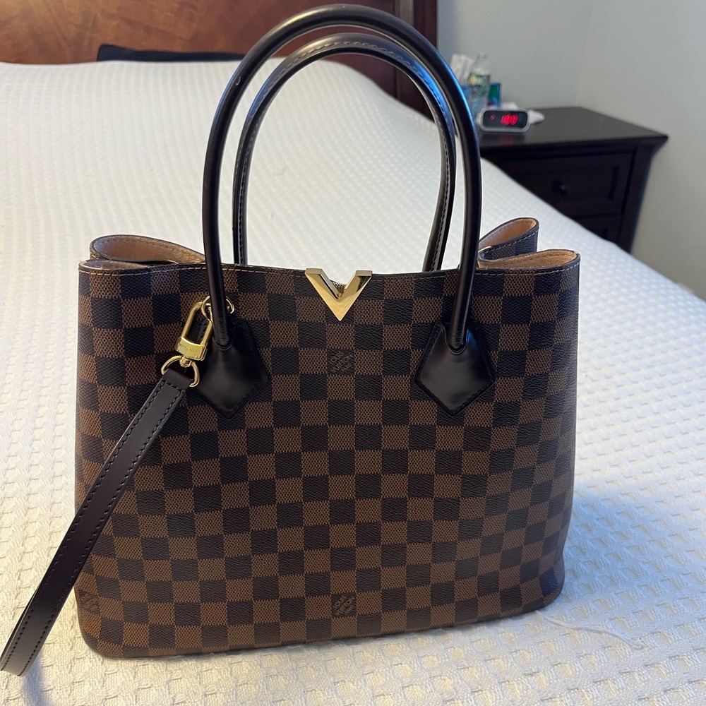 Louis Vuitton Kensington Damier Ebene 'V' Tote